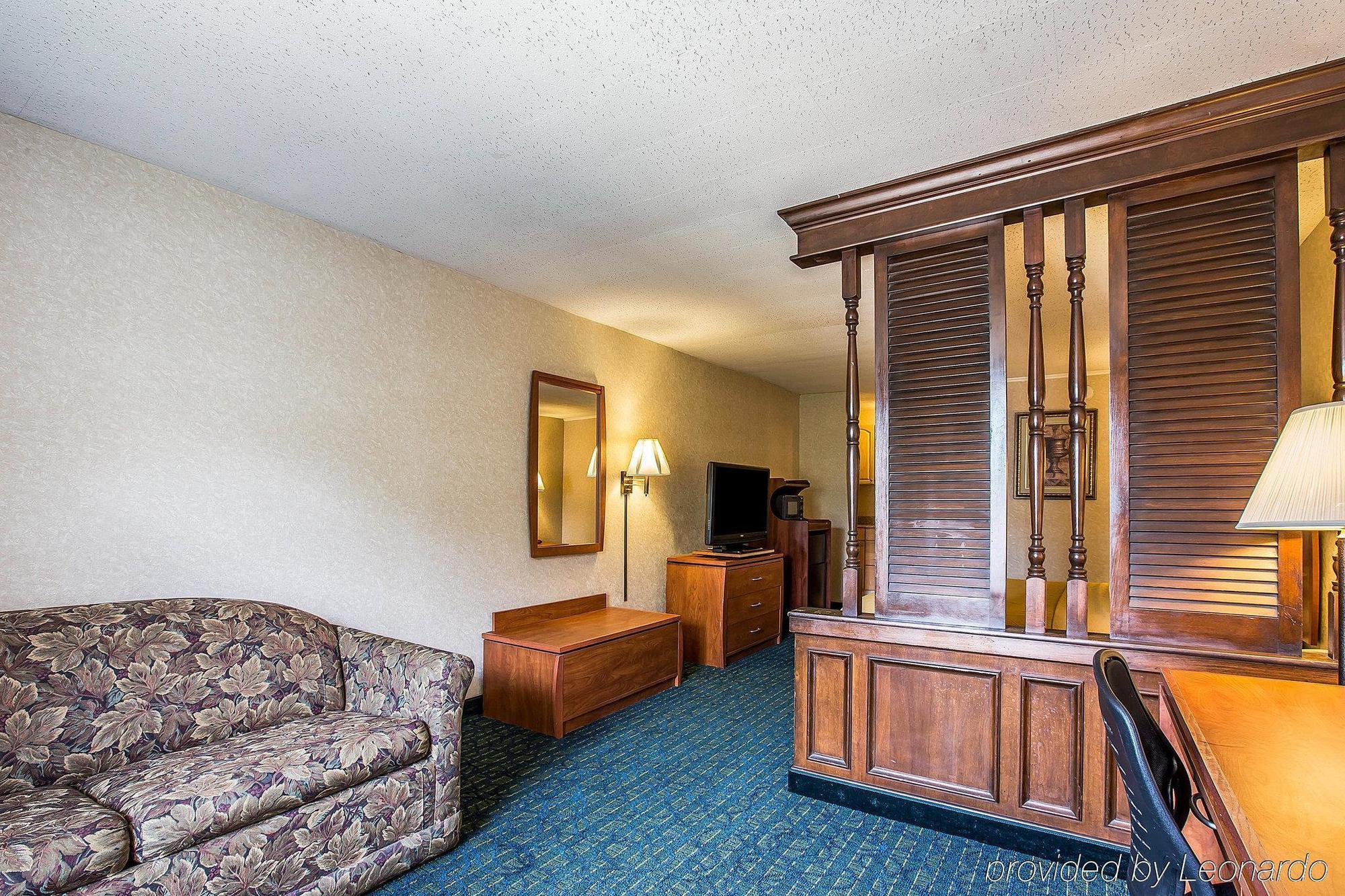 Greenville Inn & Suites Exterior foto